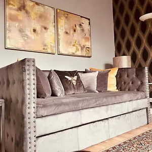  Apartment Center In
